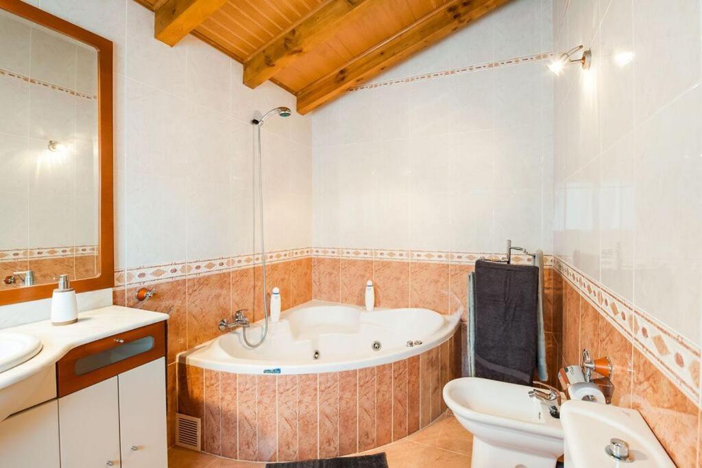 Magnifica Casa Con Jardin, Bbq E Hidromasaje Βίλα Leitza  Εξωτερικό φωτογραφία